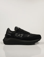 ZAPATILLAS ARMANI EA7 WADER X8X186 XK401 en color Negro