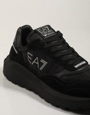 ZAPATILLAS ARMANI EA7 WADER X8X186 XK401 en color Negro