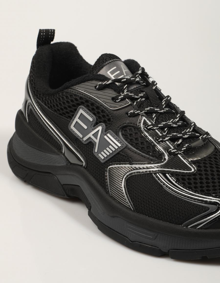 ZAPATILLAS ARMANI EA7 PREDATOR X8X249 XK446 en color Negro