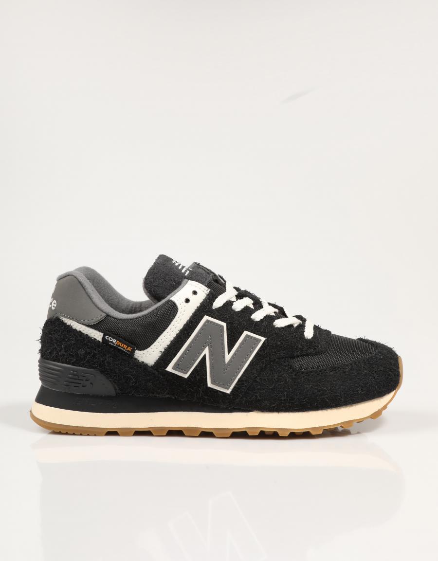 ZAPATILLAS NEW BALANCE U574 en color Negro