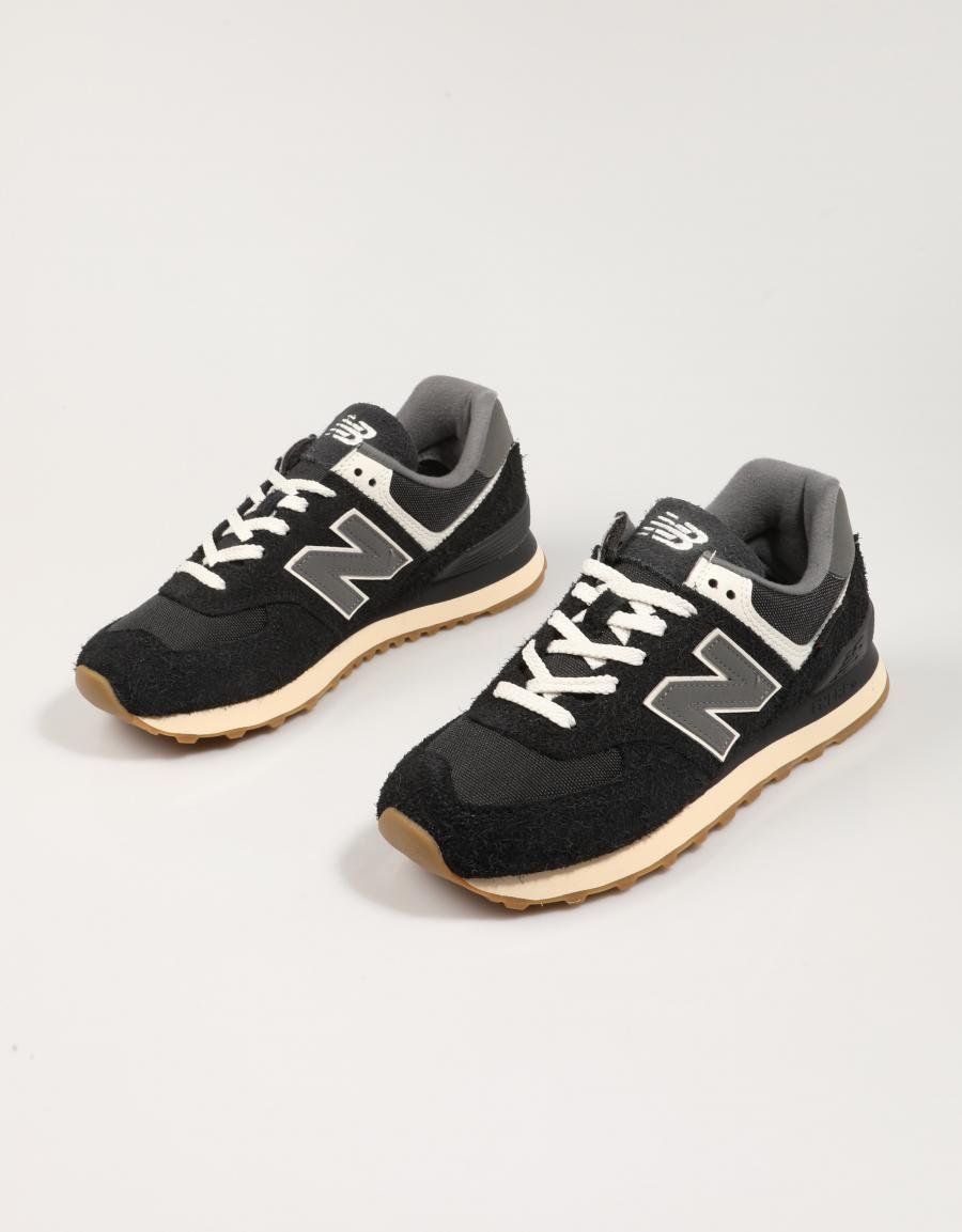 ZAPATILLAS NEW BALANCE U574 en color Negro
