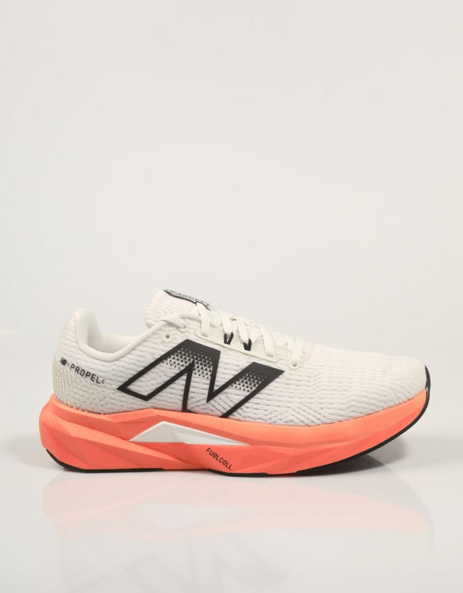 Sneakers NEW BALANCE MFCPRC Propel V5 em branco