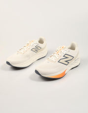 ZAPATILLAS NEW BALANCE W520L en color Blanco