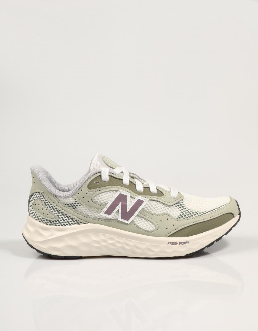 ZAPATILLAS NEW BALANCE WARIST ARISHI V4 en color Verde