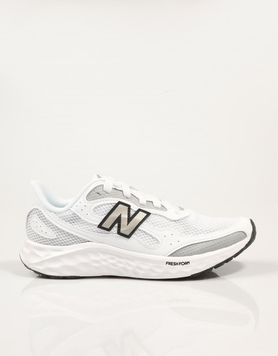 Sneaker NEW BALANCE Warist Arishi V4 in bianco
