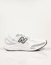 Sneaker NEW BALANCE Warist Arishi V4 in bianco