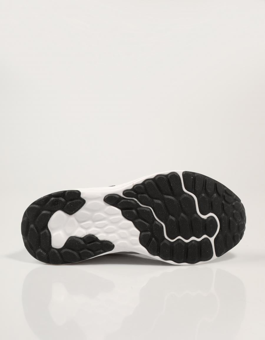 Sneaker NEW BALANCE Warist Arishi V4 in bianco