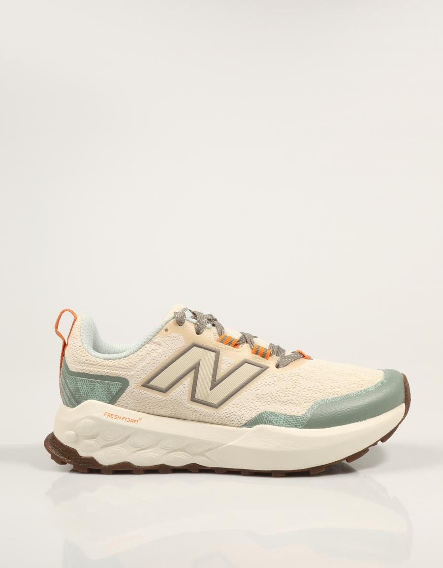 Sneakers NEW BALANCE Wtgaro Garoe V2 em bege