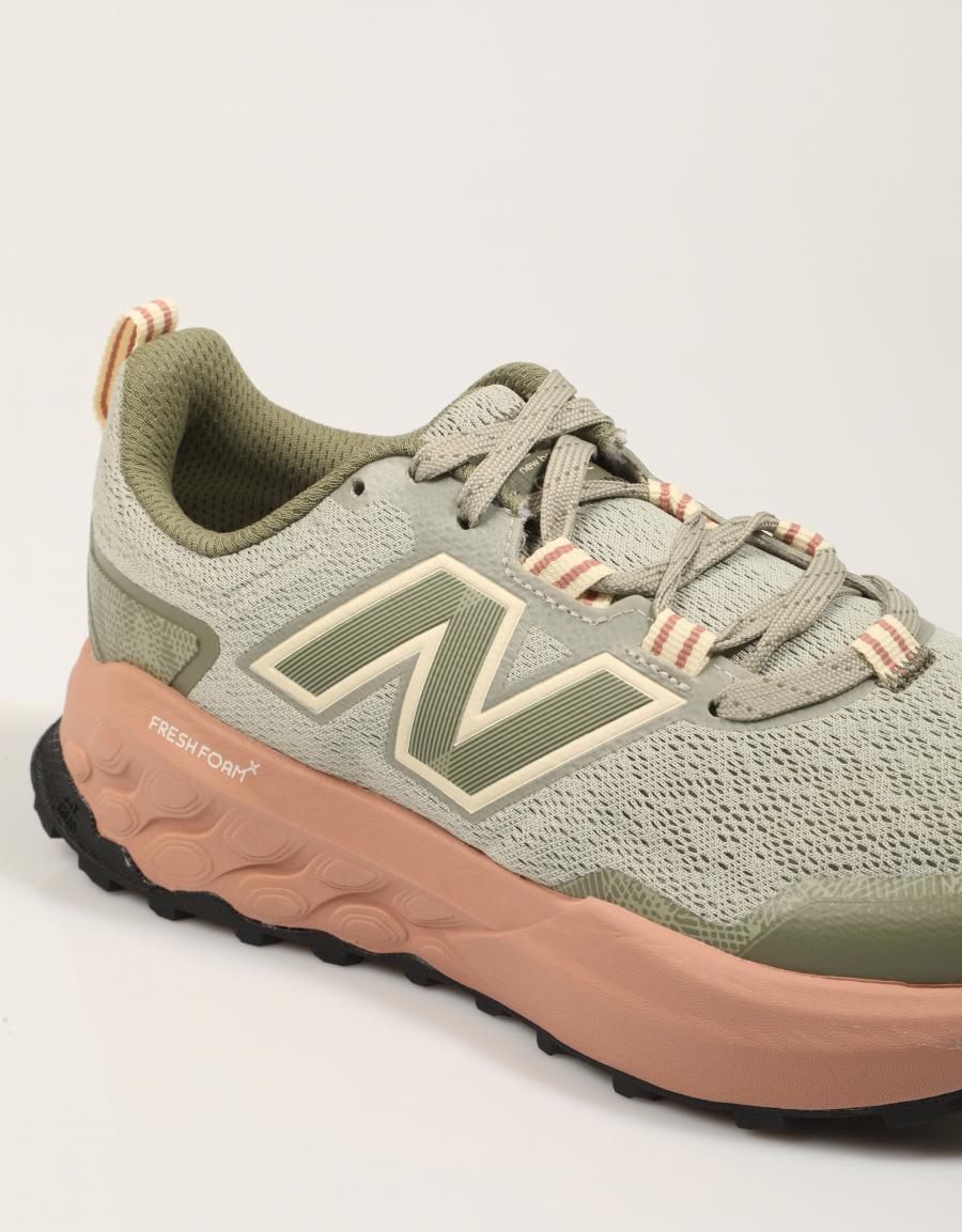 Sneakers NEW BALANCE Wtgaro Garoe V2 en couleur kaki