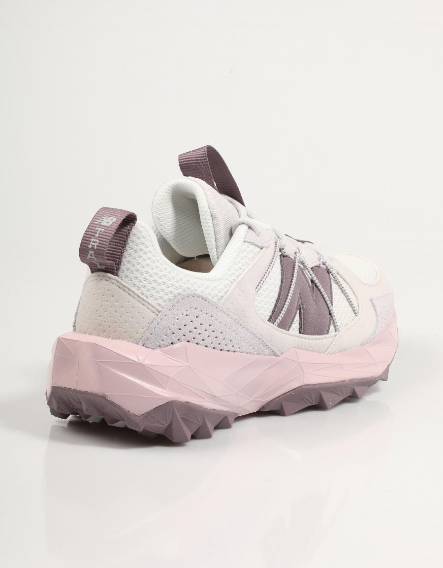 ZAPATILLAS NEW BALANCE WTTTRS TEKTREL en color Negro