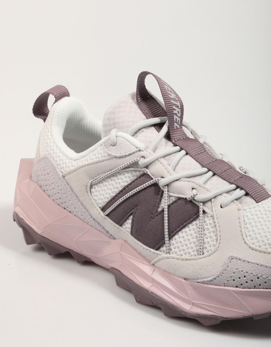 ZAPATILLAS NEW BALANCE WTTTRS TEKTREL en color Negro