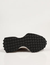 ZAPATILLAS NEW BALANCE U327 en color Cuero