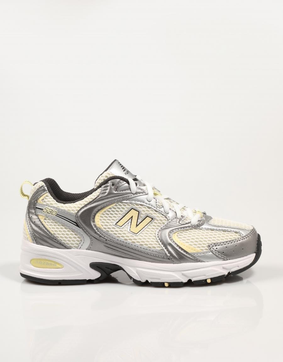 ZAPATILLAS NEW BALANCE U530 en color Blanco