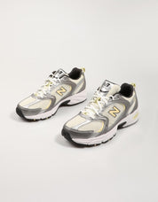 ZAPATILLAS NEW BALANCE U530 en color Blanco