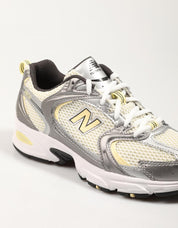 ZAPATILLAS NEW BALANCE U530 en color Blanco