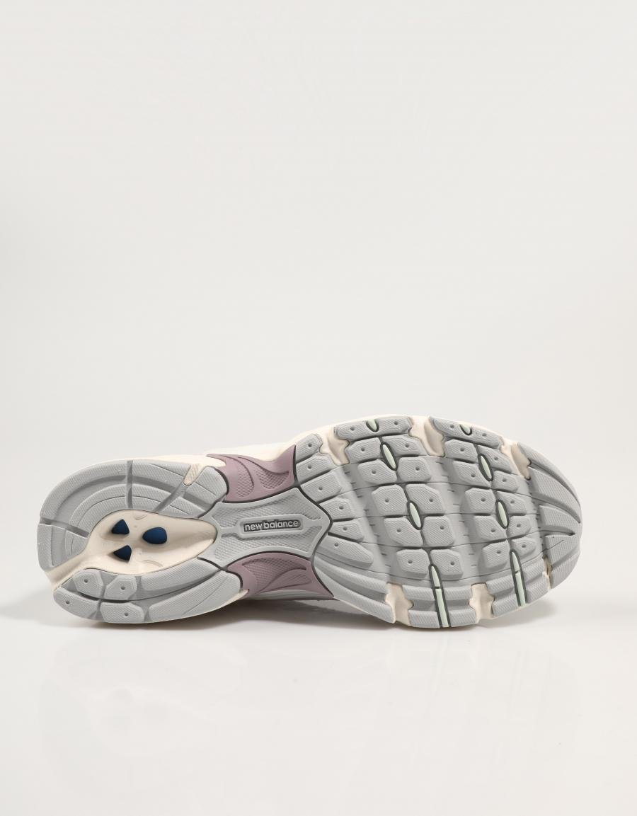 Turnschuhe NEW BALANCE U530 in Weiß