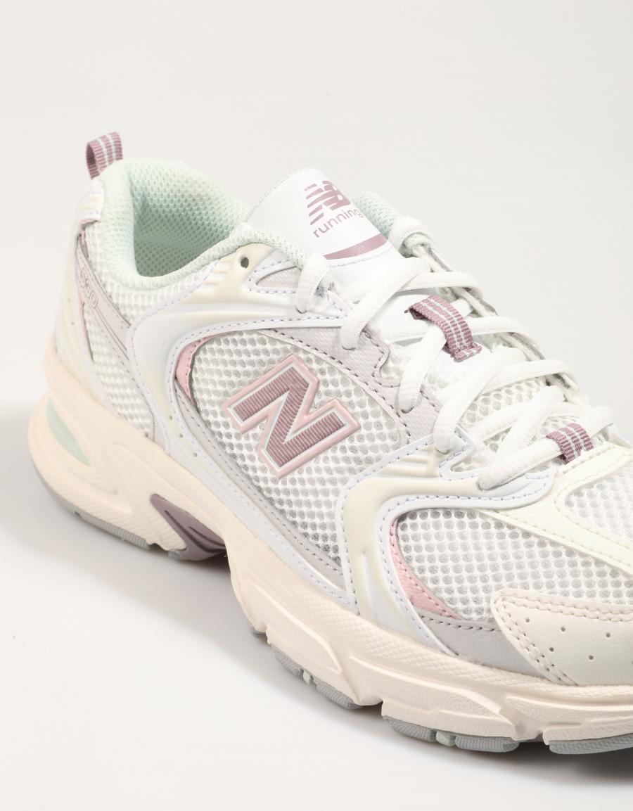 Turnschuhe NEW BALANCE U530 in Weiß