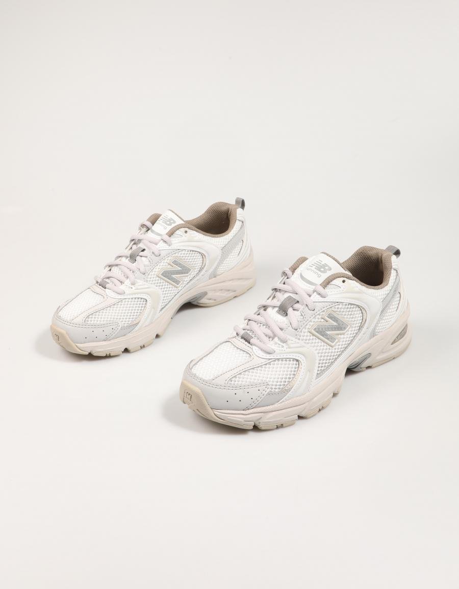 Tênis NEW BALANCE U530 em branco