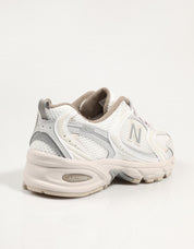 Tênis NEW BALANCE U530 em branco