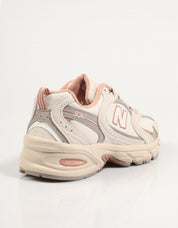 Tênis NEW BALANCE U530 em bege