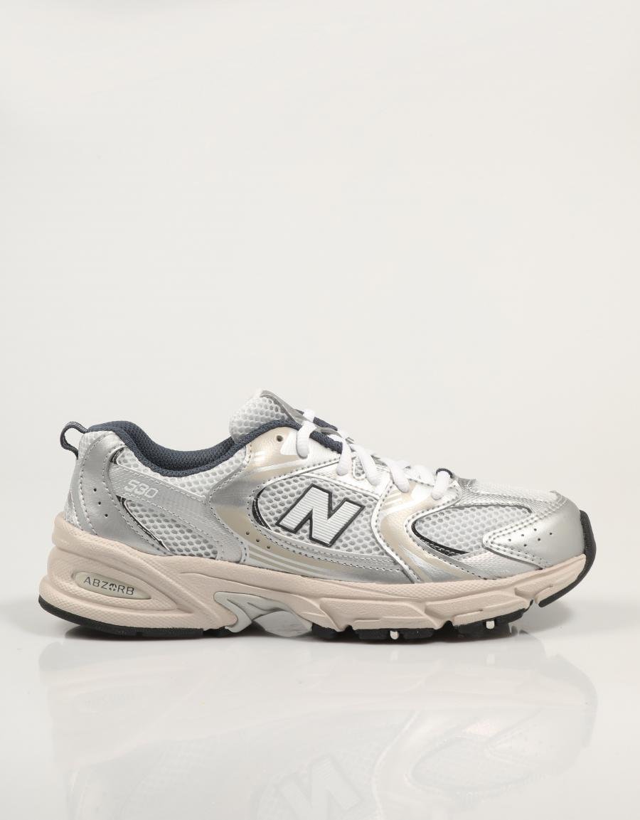 ZAPATILLAS NEW BALANCE GR530 en color Gris