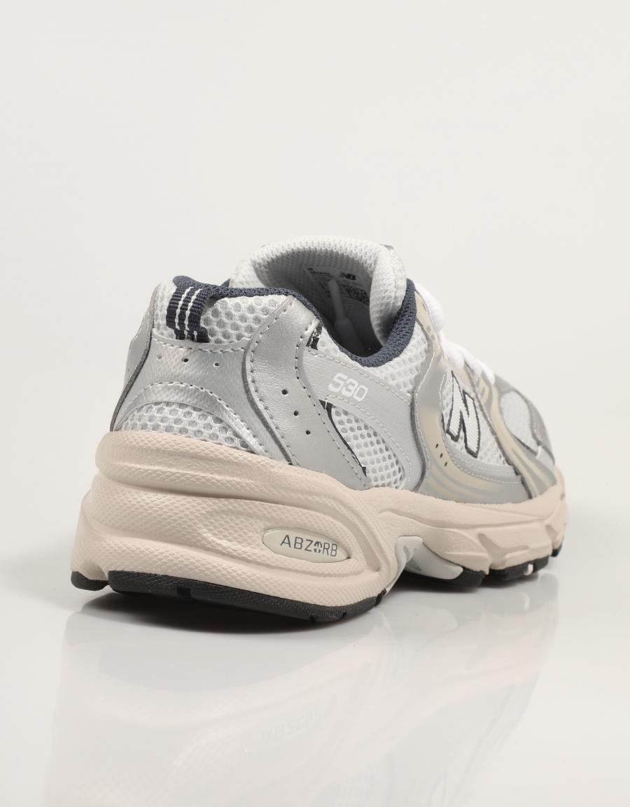 ZAPATILLAS NEW BALANCE GR530 en color Gris