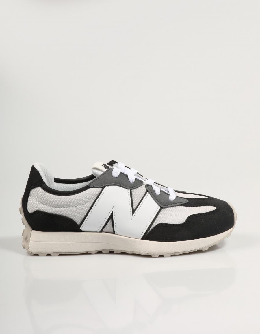 ZAPATILLAS NEW BALANCE GS327 en color Negro