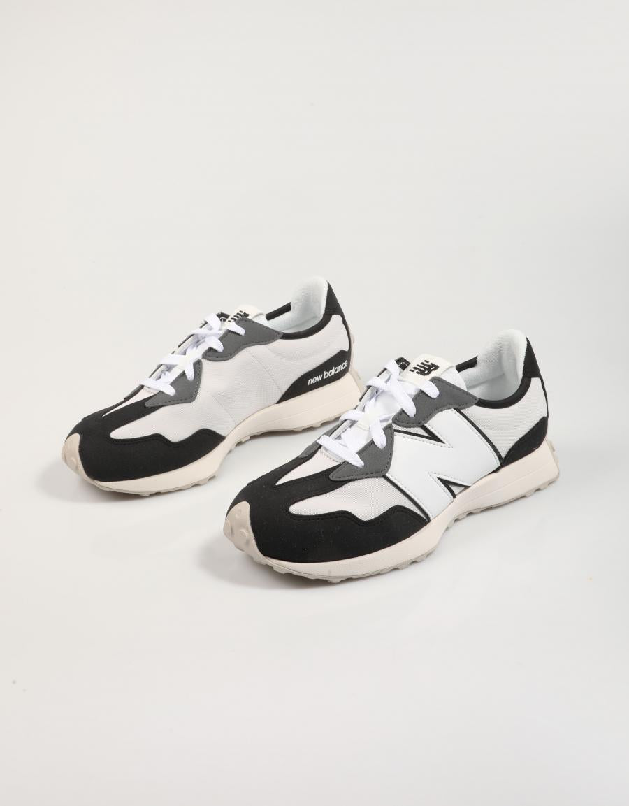 ZAPATILLAS NEW BALANCE GS327 en color Negro