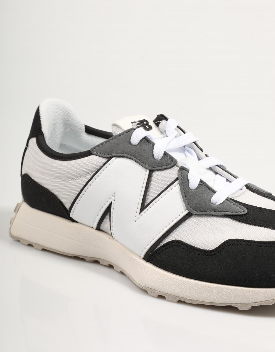 ZAPATILLAS NEW BALANCE GS327 en color Negro
