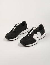 Turnschuhe NEW BALANCE GS327 in schwarzer Farbe