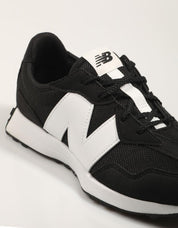 Turnschuhe NEW BALANCE GS327 in schwarzer Farbe