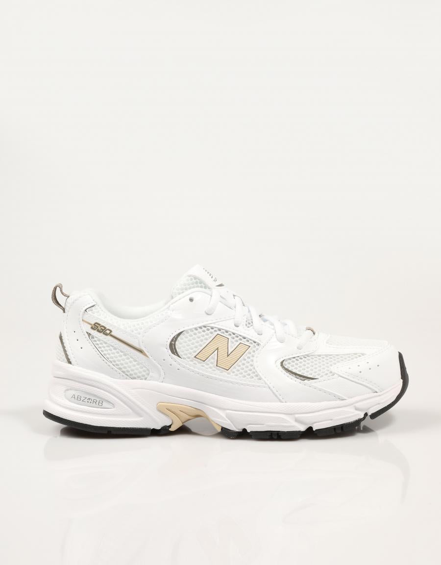 ZAPATILLAS NEW BALANCE GR530 en color Blanco