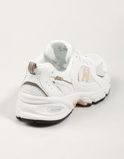 ZAPATILLAS NEW BALANCE GR530 en color Blanco