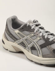 Sapatos ASICS gel 1130 em cinza
