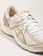 Asics Jog 100 S shoes in white