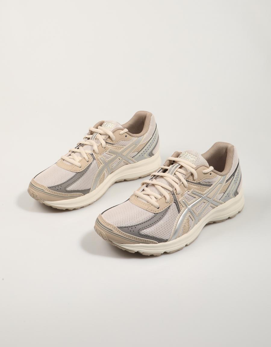 ZAPATILLAS ASICS JOG 100 S en color Beige