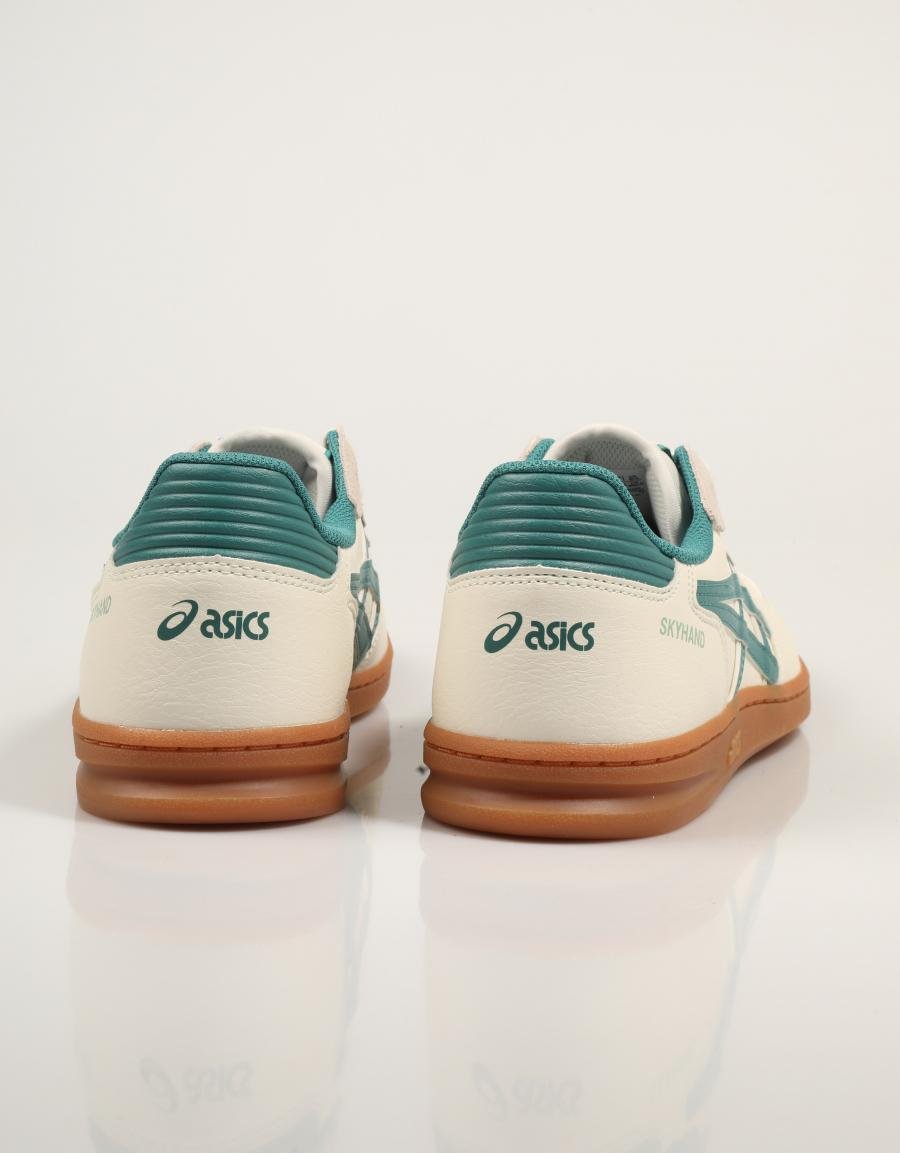 Asics Skyhand OG shoes in white