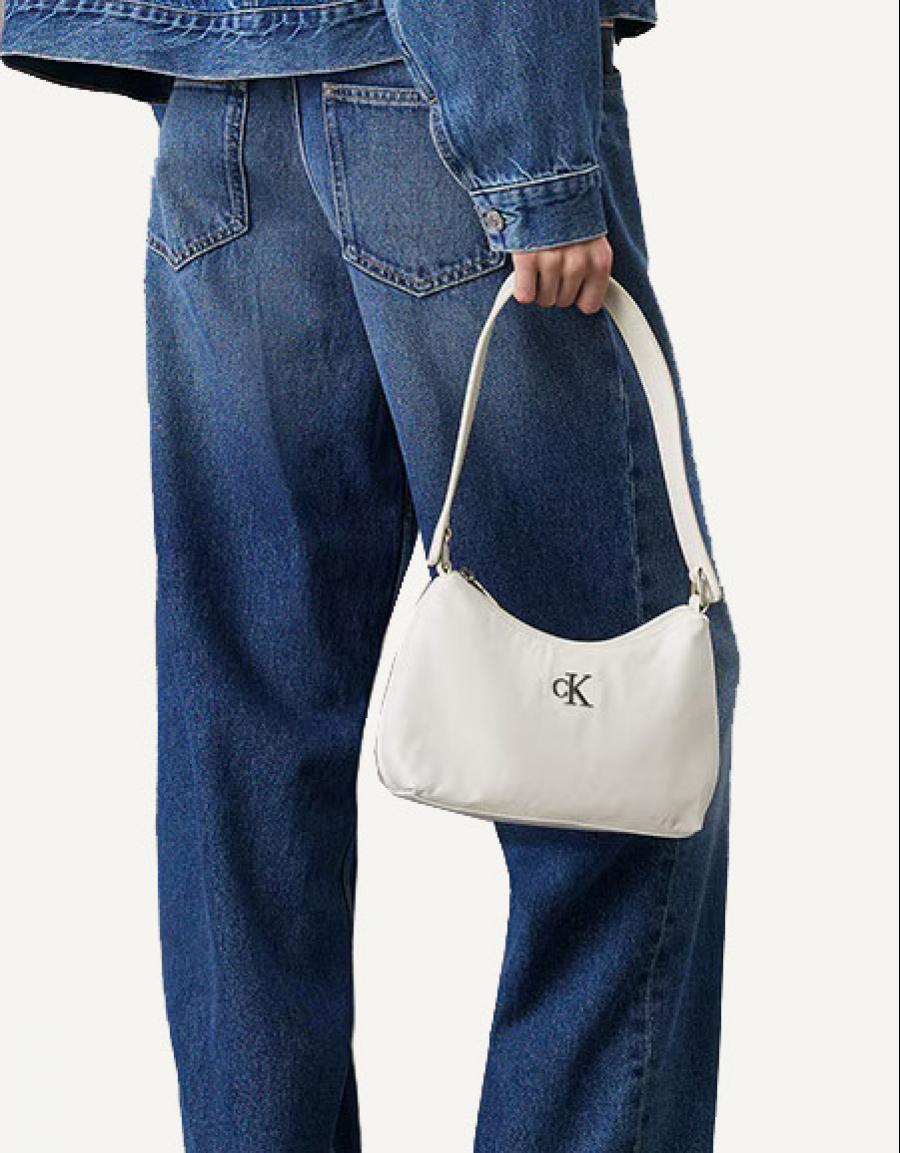 BOLSO CALVIN KLEIN CKJ SLEEK NYLON SLEEK NYLON SHOU en color Blanco