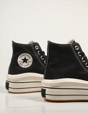 Turnschuhe CONVERSE Chuck Taylor All Star bewegen sich in Schwarz