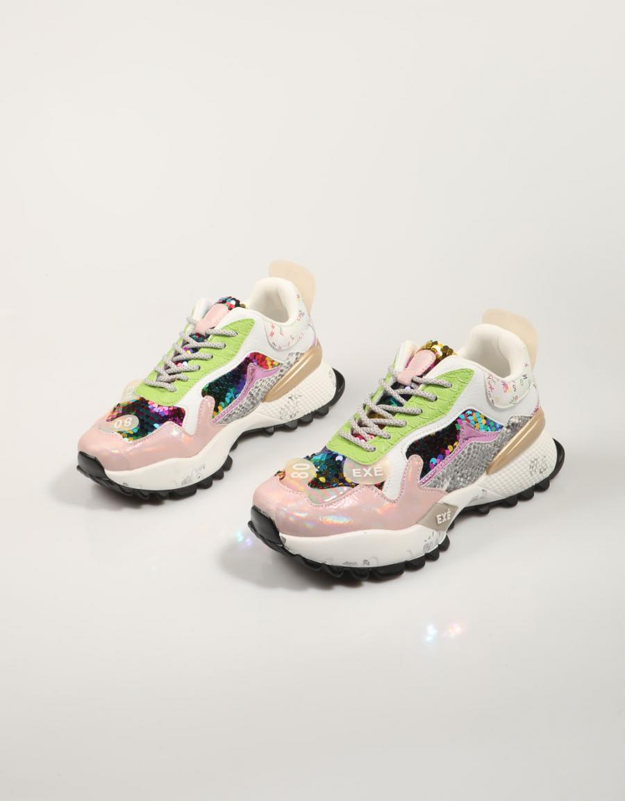 EXE D190608 13 sapatos em cor multicolorida