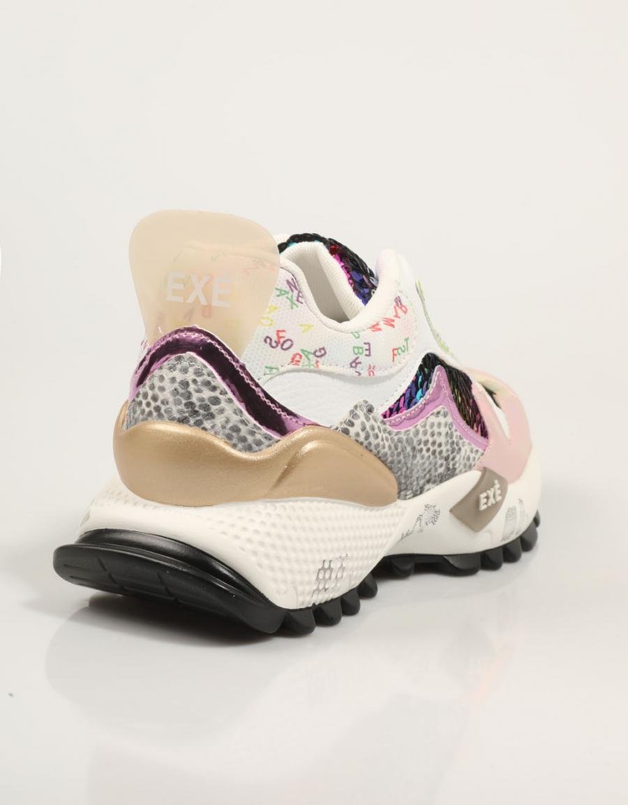 EXE D190608 13 sapatos em cor multicolorida
