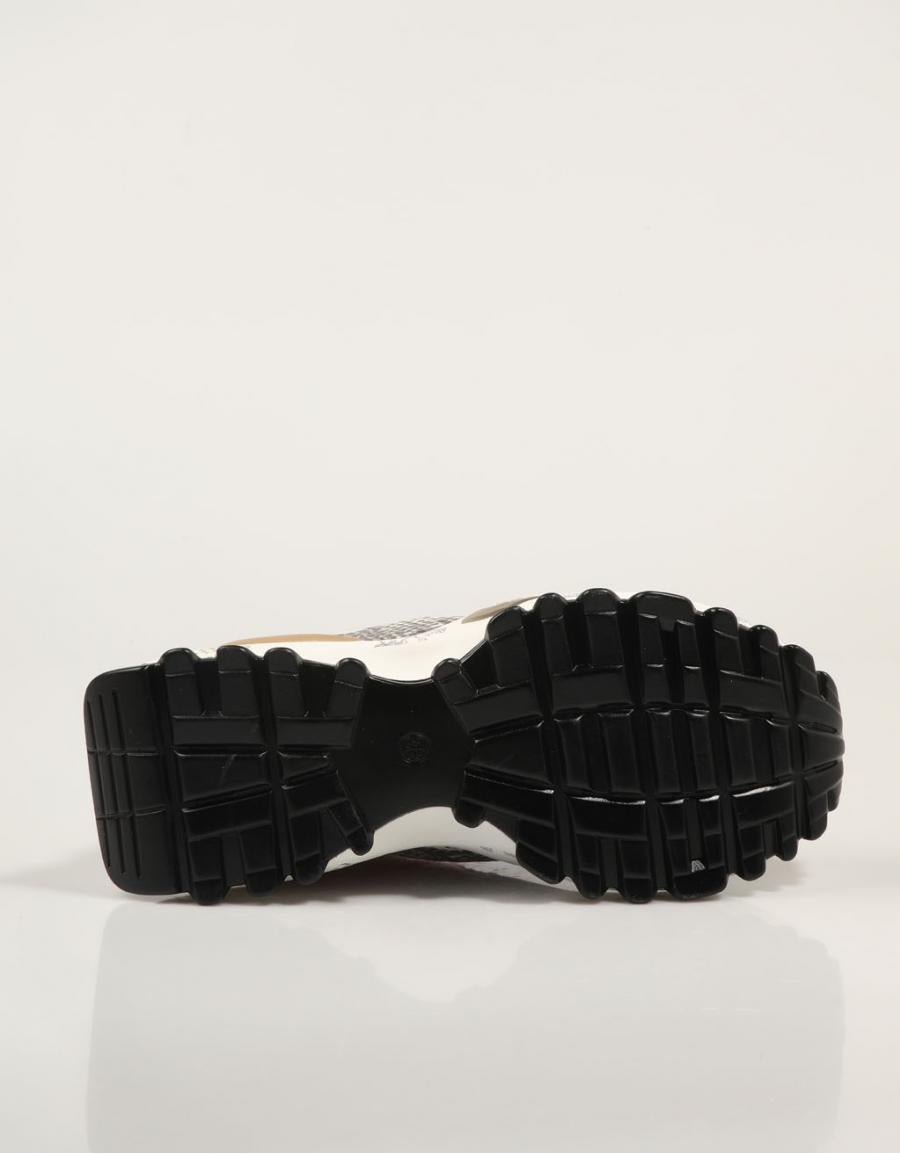 EXE D190608 13 sapatos em cor multicolorida
