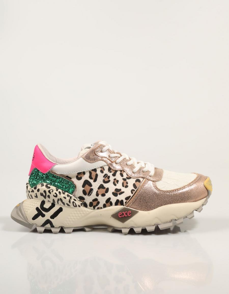 EXE 134 350 baskets en couleur multicolore