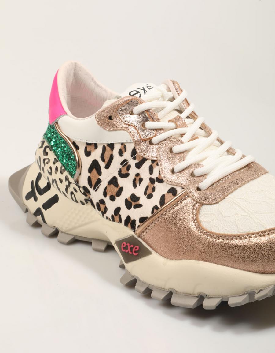 EXE 134 350 baskets en couleur multicolore