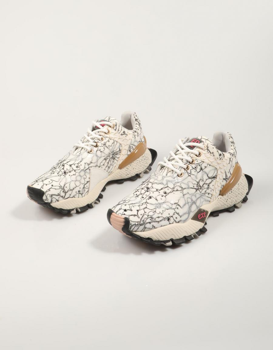 EXE 134 102 baskets en couleur multicolore