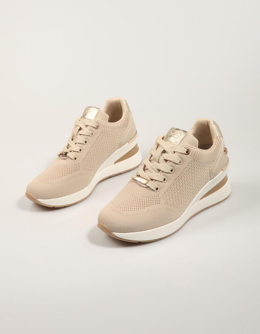 XTI 143721 Scarpe in beige