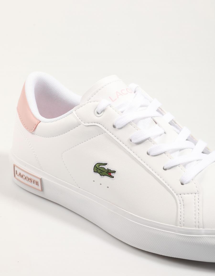 Lacoste PowerCourt Sneakers en blanc