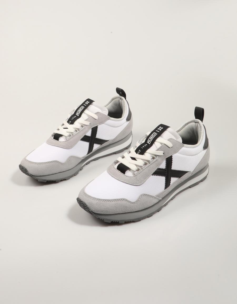 ZAPATILLAS MUNICH UM en color Blanco