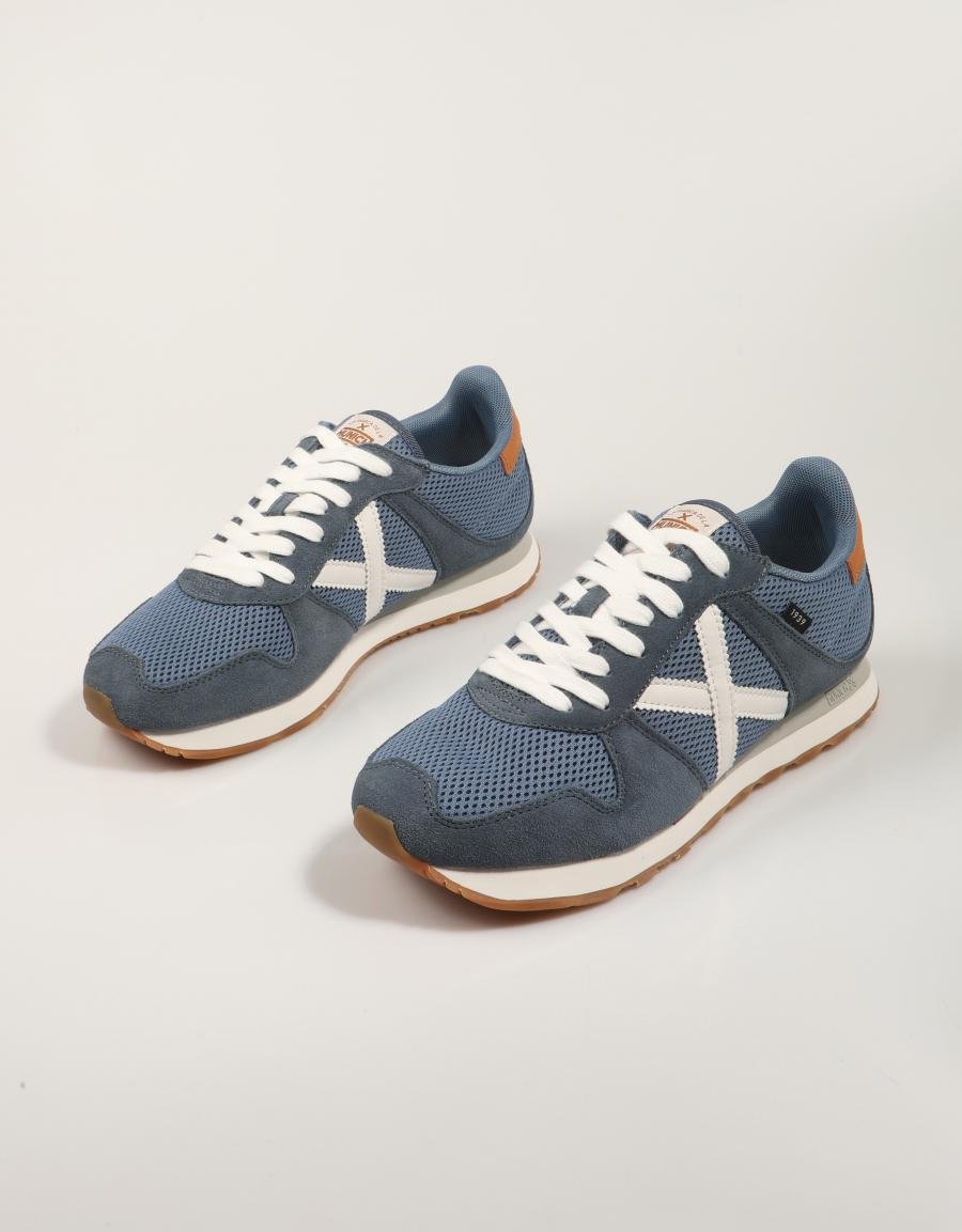 Sapatos clássicos de Munique Massana em azul marinho
