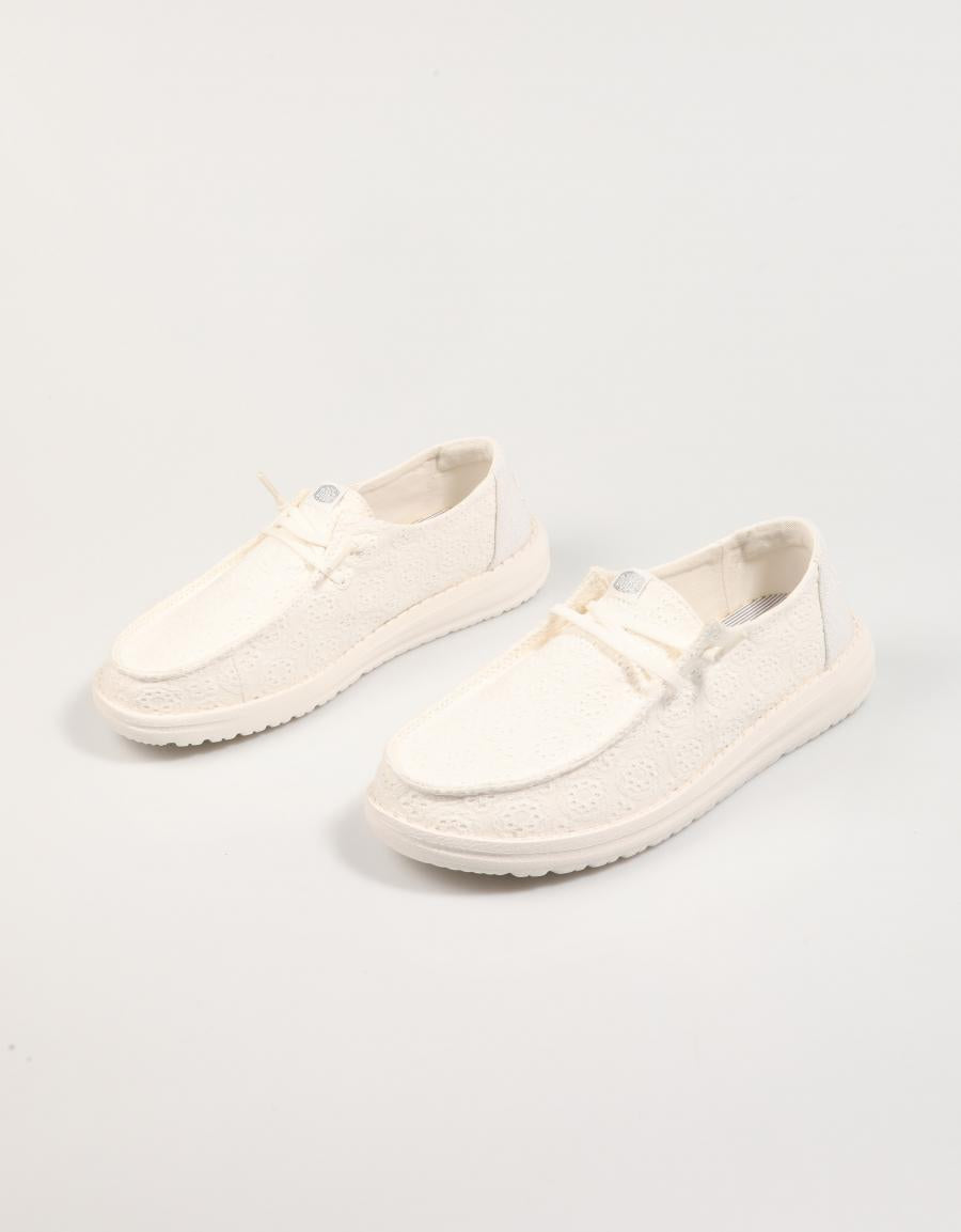 Sport Dude Wendy Byelet Lace Scarpe in bianco